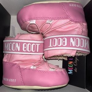 MOON BOOT CRIB 2